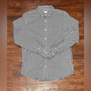 Men’s Gap Standard Fit Stretch shirt size Medium.